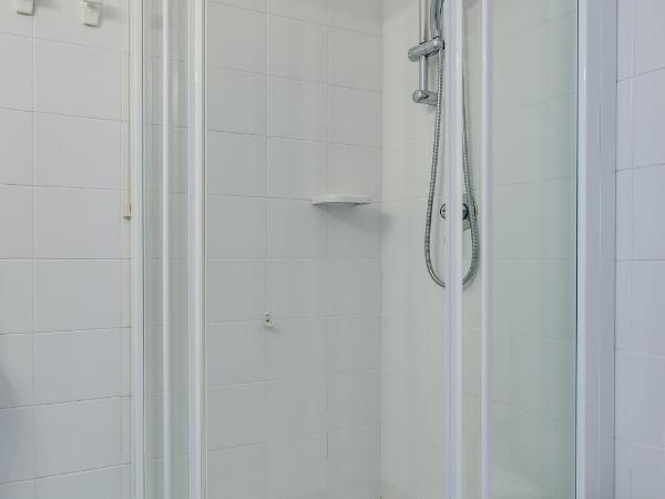 Hotel Manila : photo 6 de la chambre chambre quadruple standard avec vue partielle sur la mer