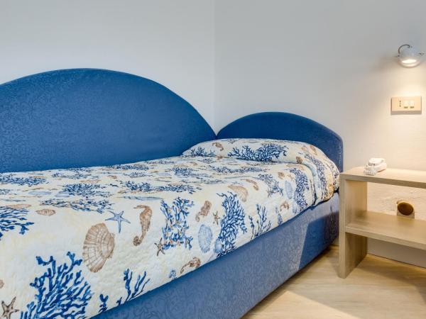 Hotel Manila : photo 5 de la chambre chambre familiale avec balcon - vue sur ville