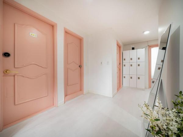 YAB-GuestHouse, FemaleOnly, ForeignOnly : photo 9 de la chambre chambre double avec salle de bains commune - réservée aux femmes