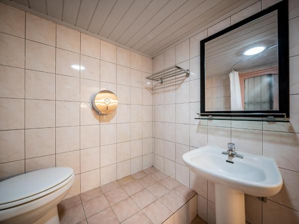 YAB-GuestHouse, FemaleOnly, ForeignOnly : photo 7 de la chambre chambre double avec salle de bains commune - réservée aux femmes