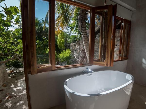 Hotel Poc Na Tulum : photo 3 de la chambre hébergement avec baignoire - vue sur jungle