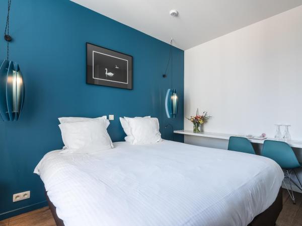 Zakske13 - Design Boutique B&B in Bruges city centre : photo 6 de la chambre chambre double - vue sur jardin