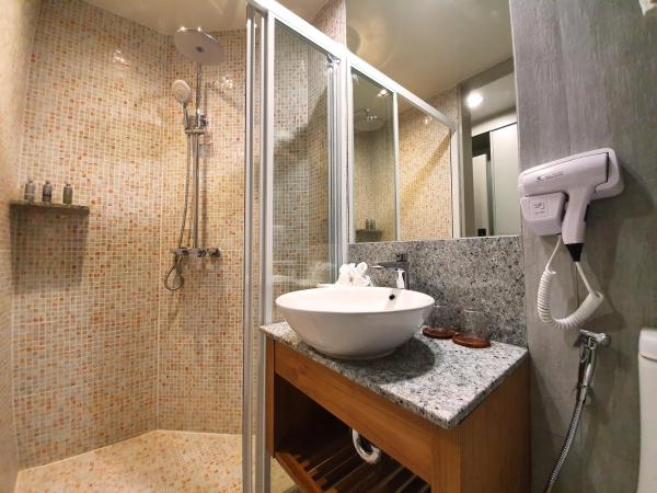 Lanna Thaphae Hotel : photo 8 de la chambre chambre lit king-size ou lits jumeaux supérieure