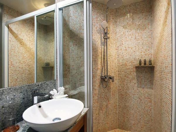 Lanna Thaphae Hotel : photo 9 de la chambre chambre lit king-size ou lits jumeaux supérieure