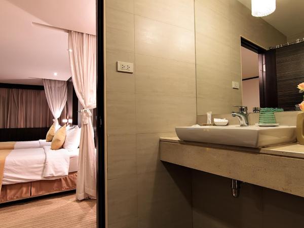 Bossotel Bangkok : photo 6 de la chambre chambre familiale avec 2 lits queen-size