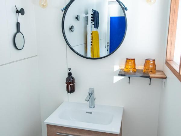 La Rivière House - Péniche Carpe Diem : photo 5 de la chambre cabine de bateau supérieure