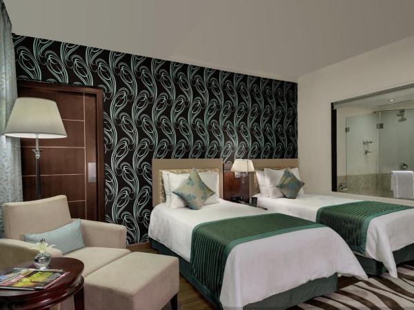 Royalton Hyderabad Abids : photo 6 de la chambre standard double room  with 15% discount on food( at bistro restaurant)
