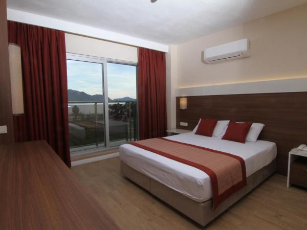 Sunway club otel : photo 4 de la chambre chambre familiale - vue sur mer