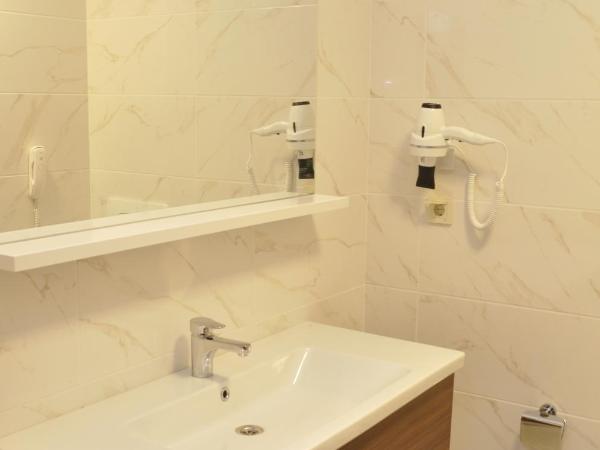 Sunway club otel : photo 7 de la chambre chambre double avec balcon - vue sur mer