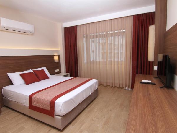 Sunway club otel : photo 1 de la chambre chambre familiale - vue sur jardin