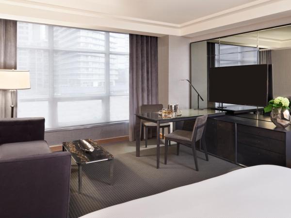 SoHo Hotel Toronto : photo 6 de la chambre chambre lit king-size de luxe