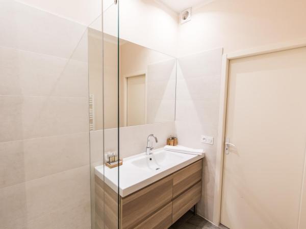 Bastide Saint Jérôme : photo 7 de la chambre appartement - vue sur piscine