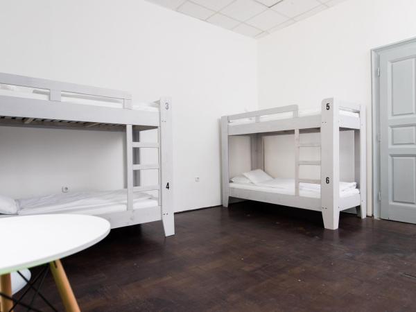 2B Hostel & Rooms : photo 2 de la chambre lit dans dortoir mixte de 4 lits