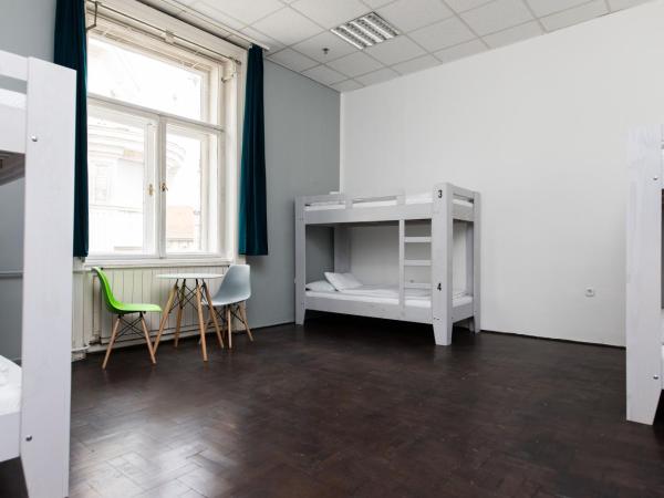 2B Hostel & Rooms : photo 3 de la chambre lit dans dortoir mixte de 4 lits