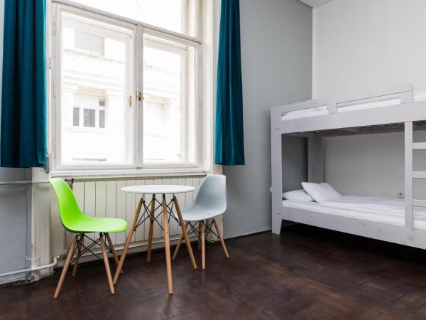 2B Hostel & Rooms : photo 4 de la chambre lit dans dortoir mixte de 4 lits