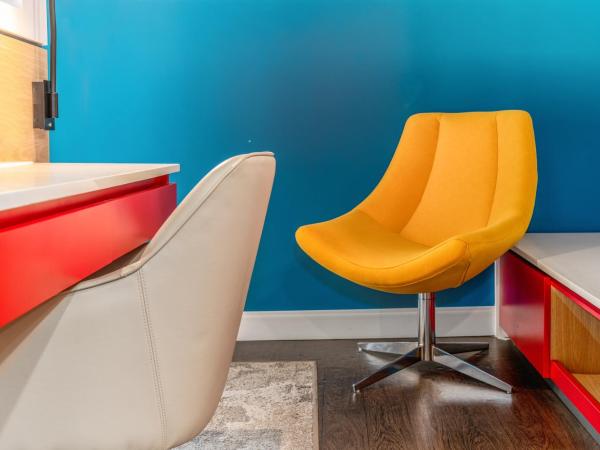 Century Park Hotel LA : photo 3 de la chambre chambre lit queen-size