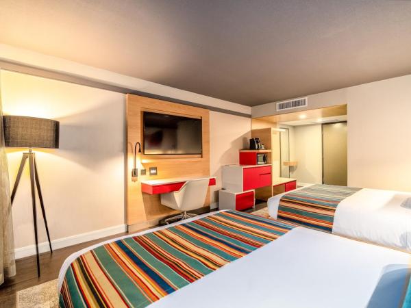 Century Park Hotel LA : photo 2 de la chambre chambre double standard avec 2 lits queen-size - vue sur ville