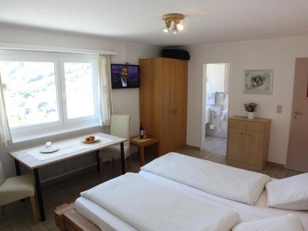 Hotel Paradis-Leukerbad-Therme : photo 7 de la chambre chambre double supérieure
