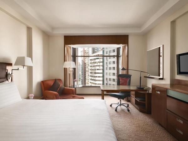 Shangri-La Shenzhen - Nearby Luohu Border, Outdoor Swimming Pool : photo 1 de la chambre chambre lit king-size supérieure