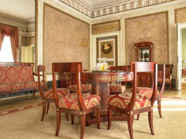 Grand Premium Booking Hotel : photo 5 de la chambre suite palace