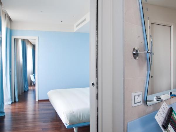 JR Hotels Bari Grande Albergo delle Nazioni : photo 3 de la chambre suite