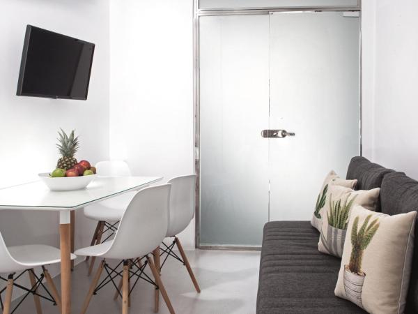Hotel Thireas : photo 4 de la chambre suite 2 chambres grotte avec terrasse commune