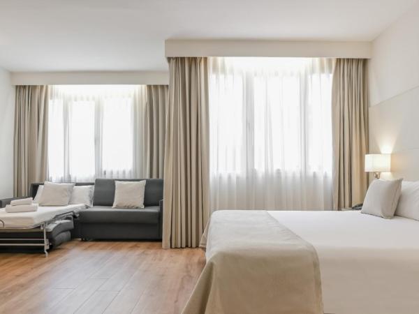 Aparthotel Mariano Cubi Barcelona : photo 4 de la chambre appartement triple