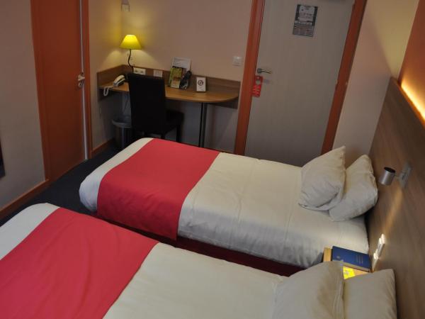 Logis Hôtel La Résidence, Cognac Centre : photo 2 de la chambre chambre triple