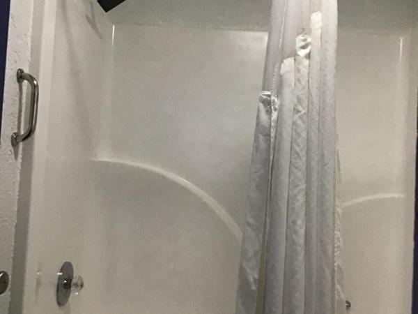 Budget Inn & Suites : photo 5 de la chambre suite exécutive