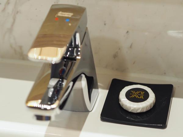 Eleven Hotel Bangkok Sukhumvit 11 : photo 8 de la chambre chambre lit king-size deluxe