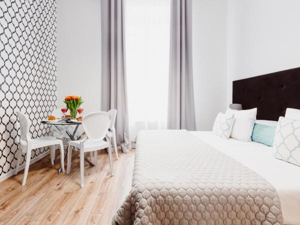 Z14 Boutique Residence - Krakow Old Town : photo 7 de la chambre suite 2 chambres deluxe avec lits king-size et climatisation