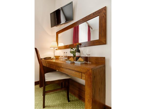 Hotel Yarden by Artery Hotels : photo 6 de la chambre hébergement lits jumeaux - vue sur ville