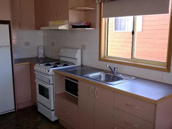 Canberra Carotel Motel : photo 3 de la chambre villa familiale