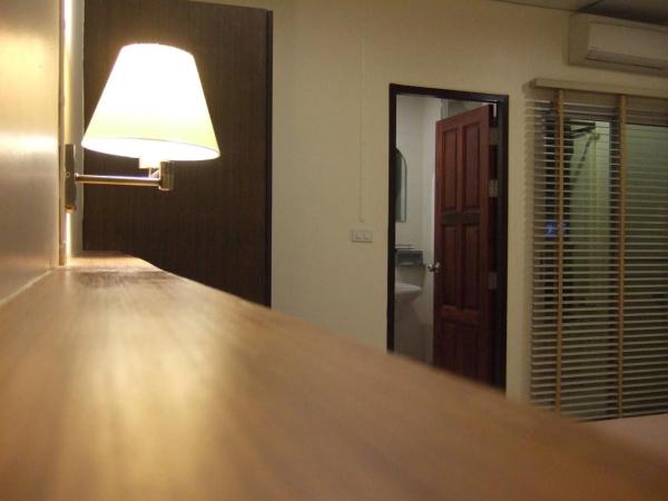 Lodge 61 Hotel : photo 2 de la chambre suite lit king-size