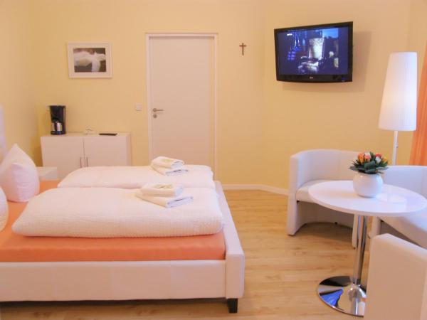 City Guesthouse Pension Berlin : photo 5 de la chambre suite familiale 2 chambres