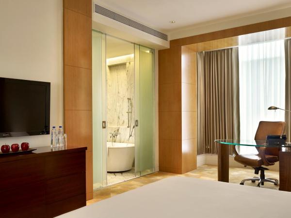 Hyatt Regency Pune Hotel & Residences : photo 3 de la chambre chambre lit king-size - accès au club