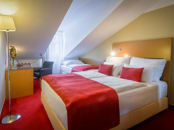 Theatrino Hotel : photo 1 de la chambre chambre double avec lit d'appoint