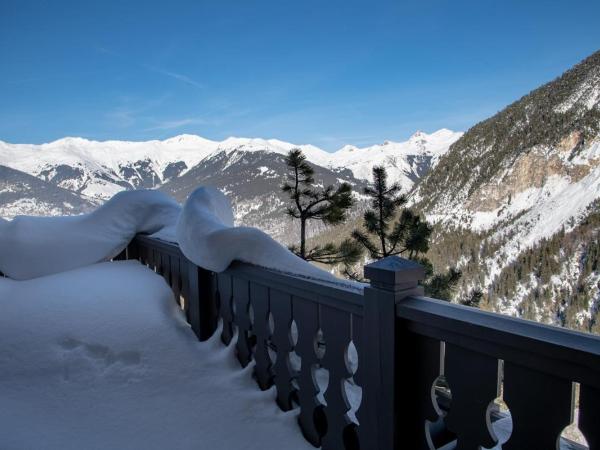 Manali Lodge by Alpine Resorts : photo 9 de la chambre appartement avec balcon