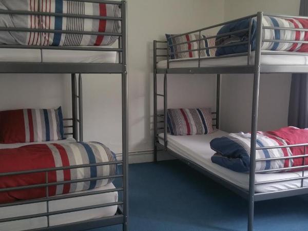 The Queens Hostel : photo 1 de la chambre lit dans dortoir mixte de 6 lits