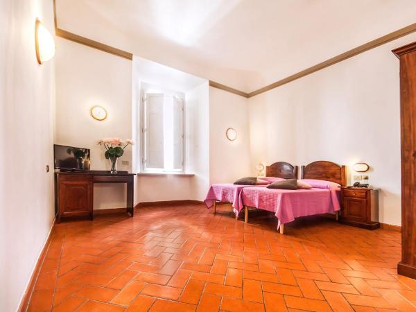 Hotel Costantini : photo 3 de la chambre chambre double - vue latérale sur dôme