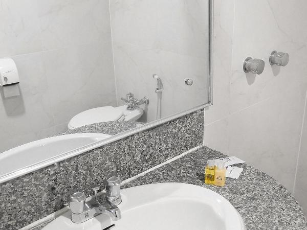 Trang Hotel Bangkok - SHA Plus : photo 8 de la chambre chambre lits jumeaux