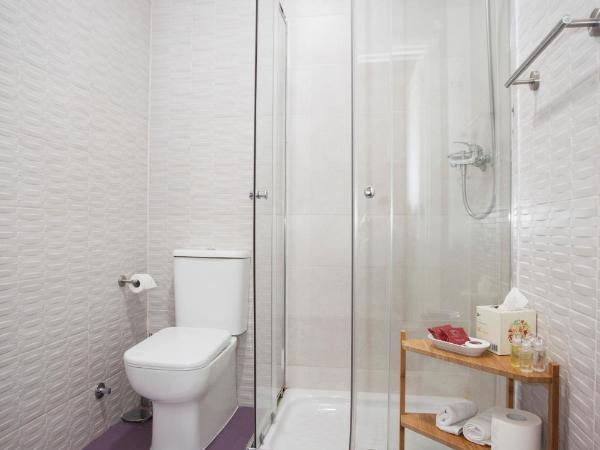 Grand Via House : photo 3 de la chambre chambre double standard avec salle de bains intérieure