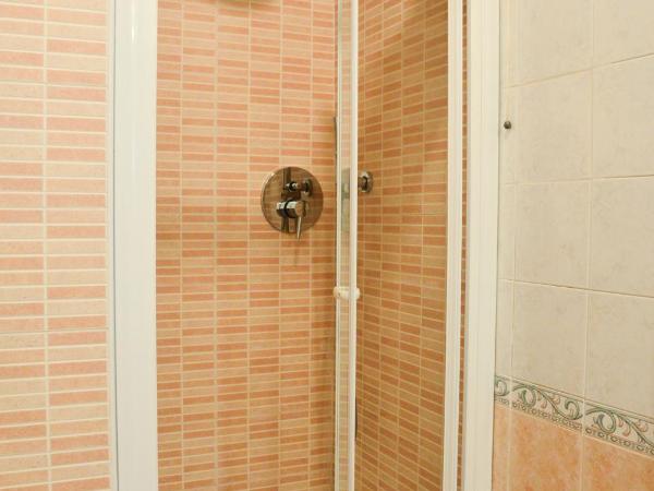 Hotel Domingo : photo 2 de la chambre chambre triple avec balcon