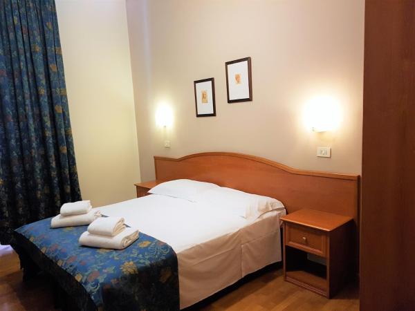 Soggiorno Madrid : photo 2 de la chambre chambre double ou lits jumeaux supérieure