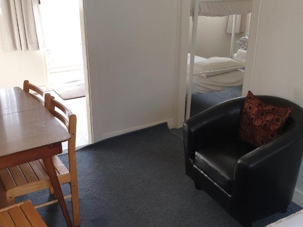 Camellia Court Family Motel : photo 3 de la chambre cabine basique avec salle de bains commune