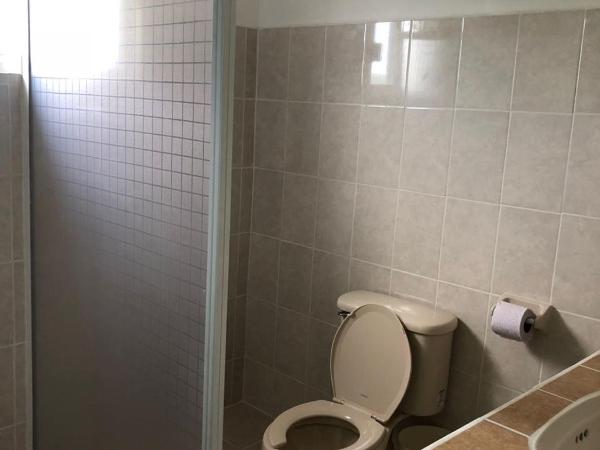 Airport Sleepy Inn : photo 1 de la chambre chambre lit queen-size deluxe