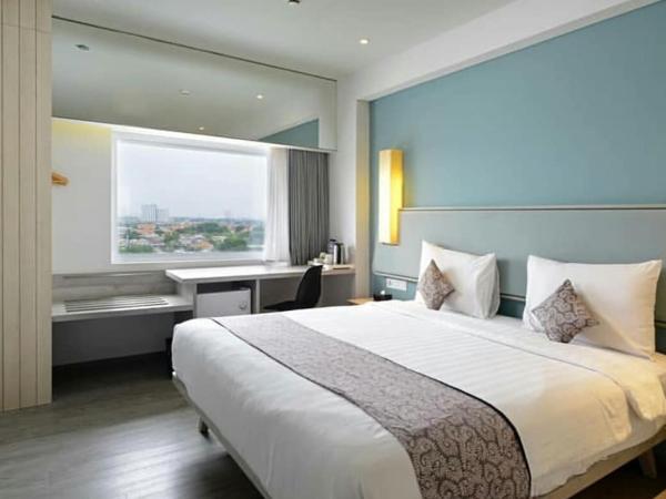 La Lisa Hotel Surabaya : photo 3 de la chambre chambre double ou lits jumeaux supérieure