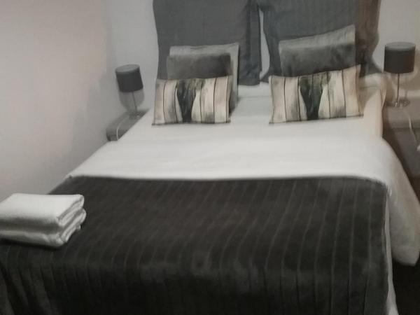 Appartement Moderne 3 Chambres : photo 4 de la chambre appartement - rez-de-chaussée