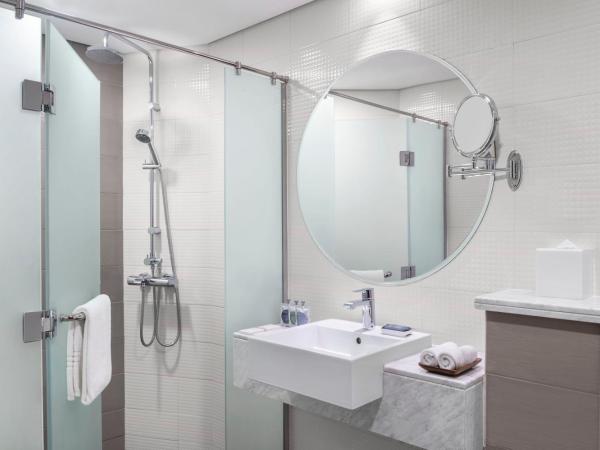 Leva Hotel and Suites, Opposite Downtown : photo 10 de la chambre chambre lit king-size deluxe