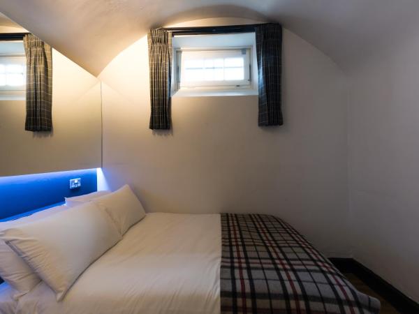 CoDE Pod - The CoURT - Edinburgh : photo 5 de la chambre chambre double avec salle de bains privative